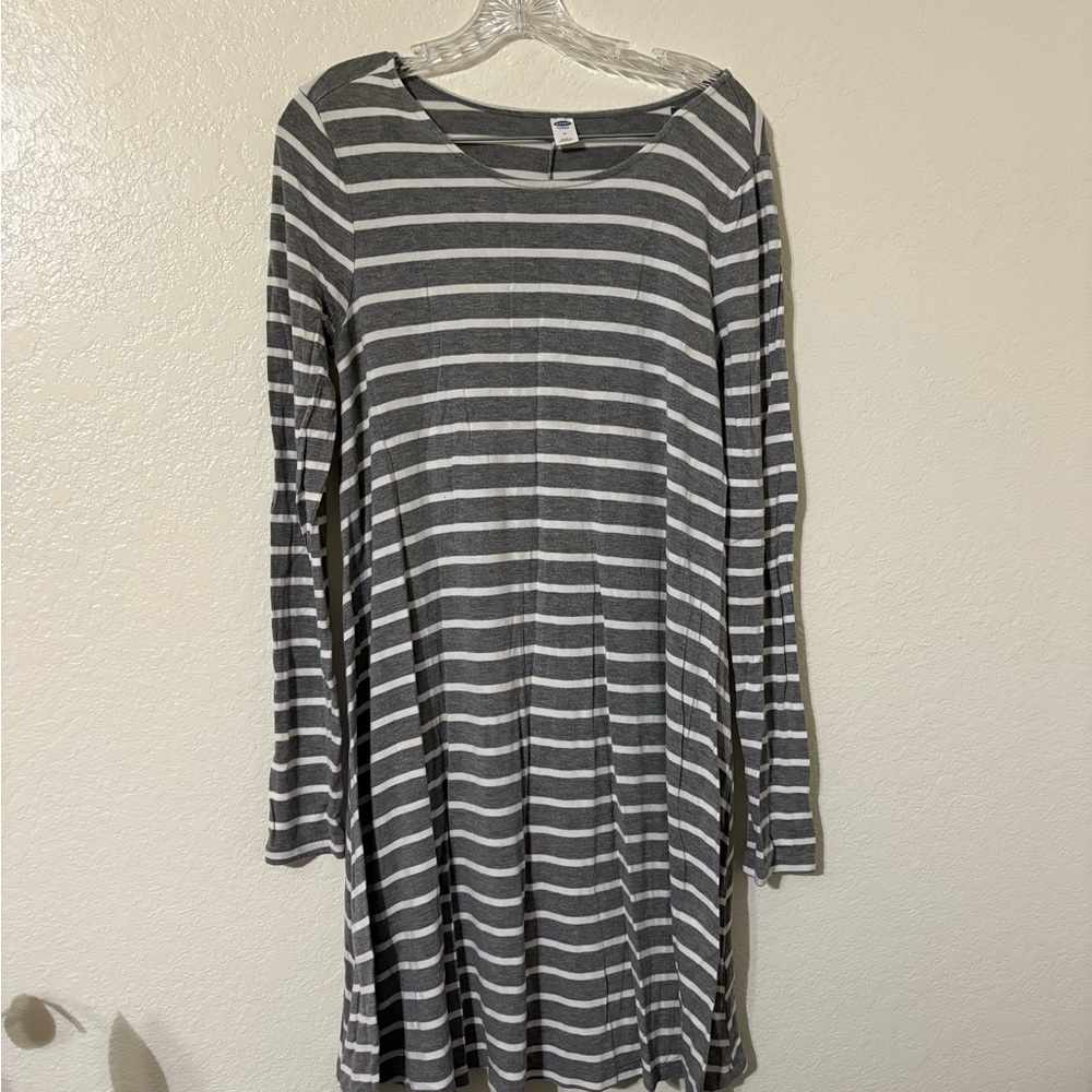 Old Navy Gray and White Striped Long Sleeve Dress
